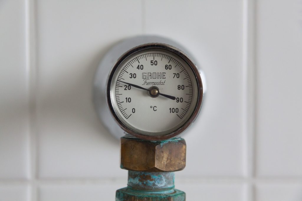 Un vieux thermostat de radiateur