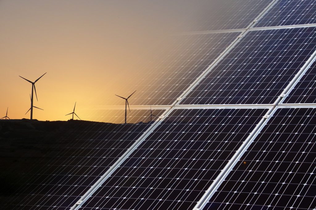 Eoliennes et panneaux photovoltaïques